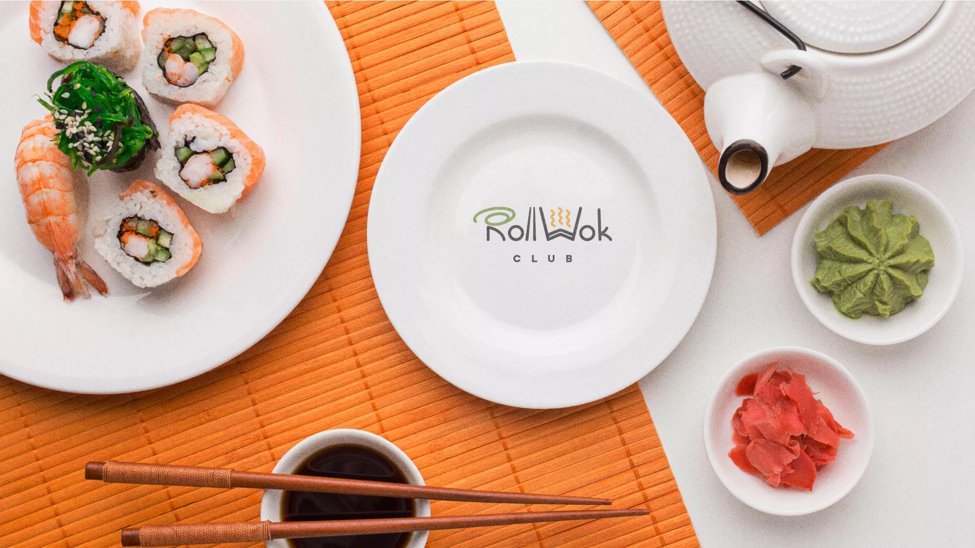 Разработка логотипа и фирменного стиля суши-бара «Roll Wok Club» в Элисте